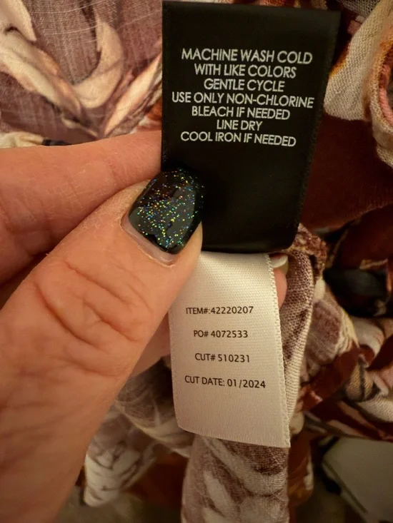 Torrid Rayon Slub Ruffle V-Neck - Picture 11 of 12